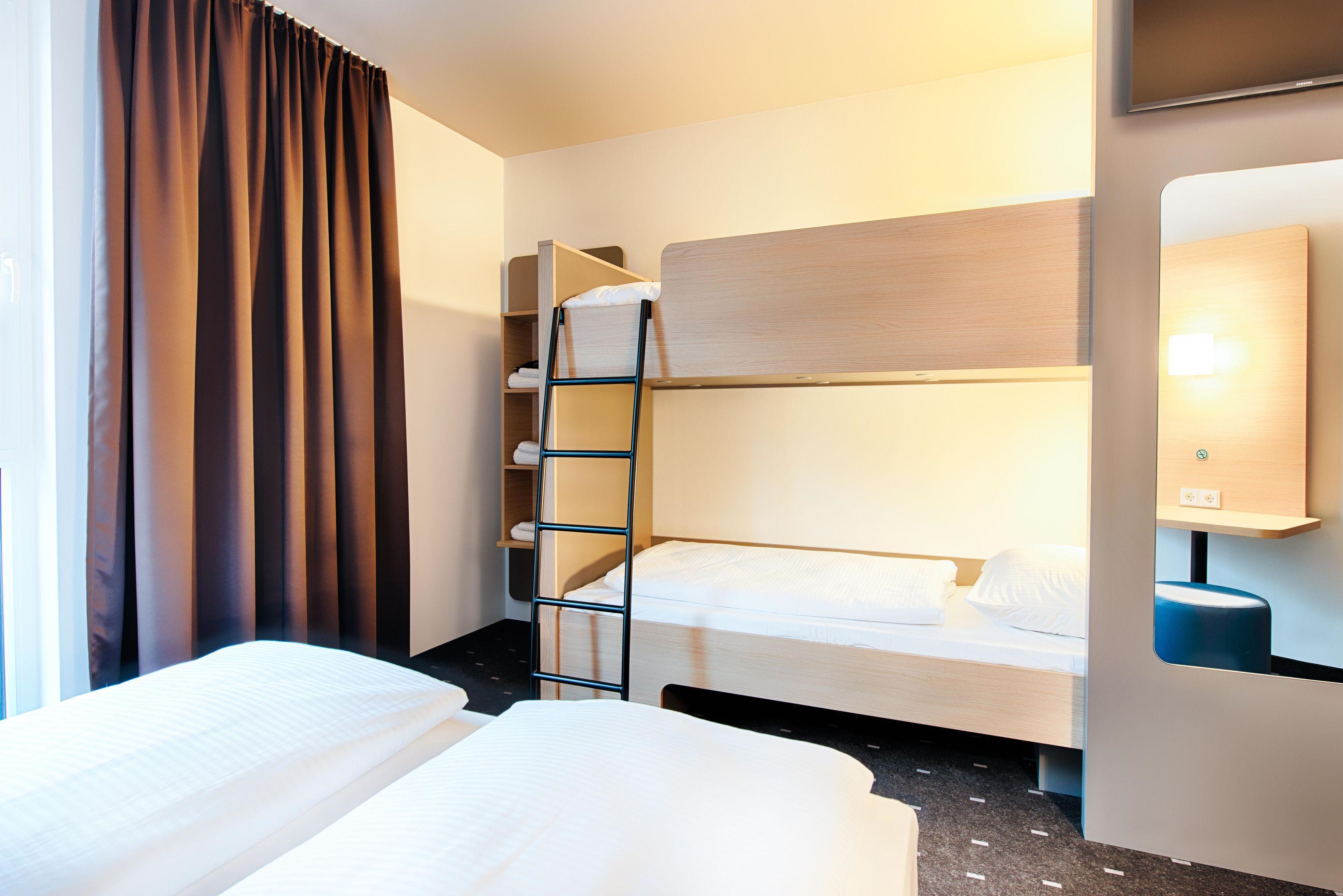 City-west Hotel 3*